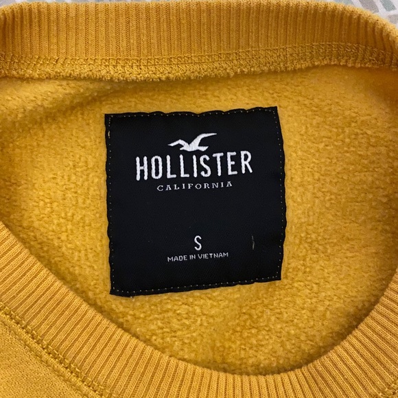 Mustard Yellow Hollister cropped crew neck - Picture 3 of 3